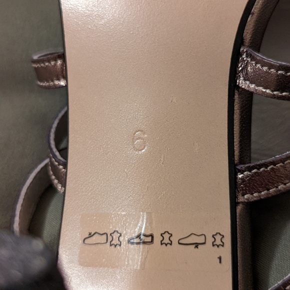 Peter Kaiser Size 6 Bronze Heels - Picture 6 of 8